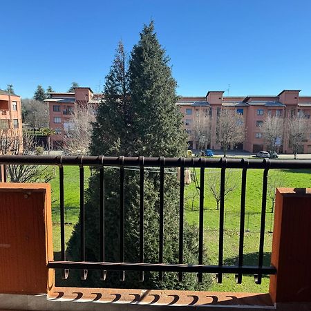 Gius' Apartment Elegante Vicino Ospedale Biella Gaglianico Bagian luar foto