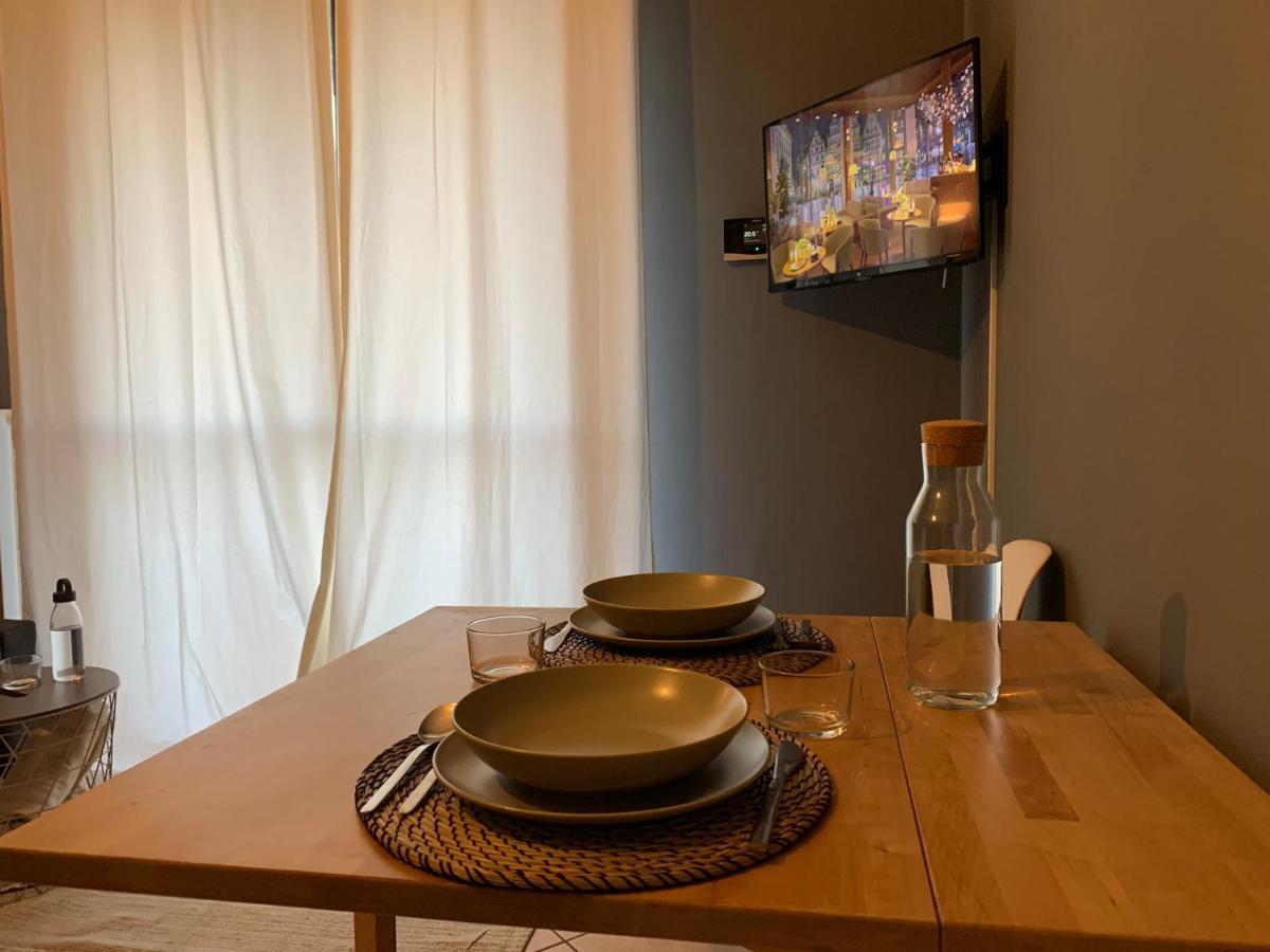 Gius' Apartment Elegante Vicino Ospedale Biella Gaglianico Bagian luar foto